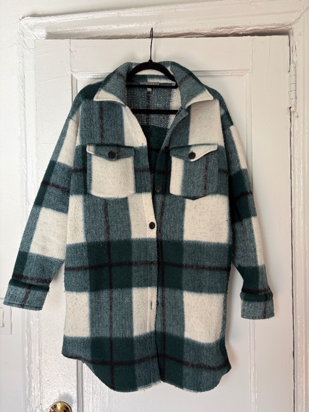 Oversized plaid fleece jacket—perfect for fall!